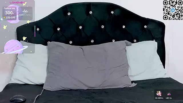 Noninha_ from StripChat