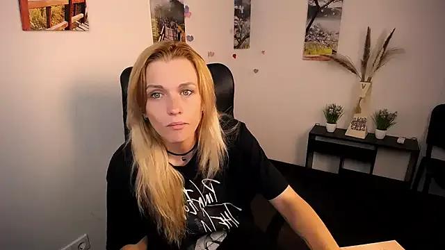 PeppyMia from StripChat