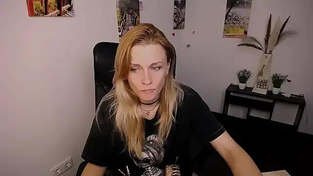 PeppyMia from StripChat
