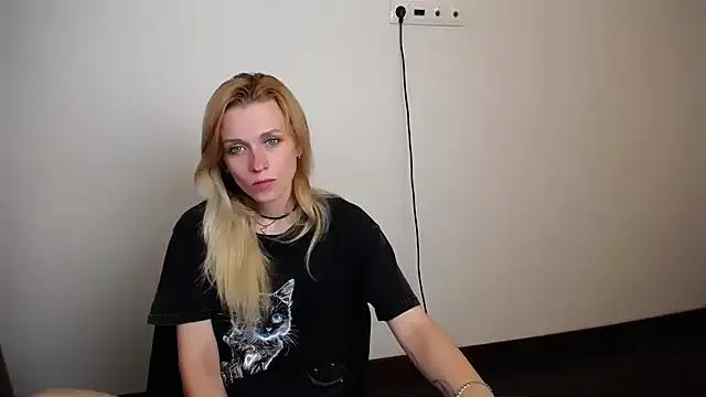 PeppyMia from StripChat