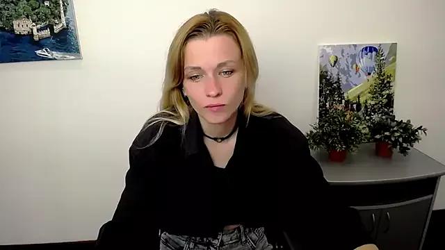 PeppyMia from StripChat