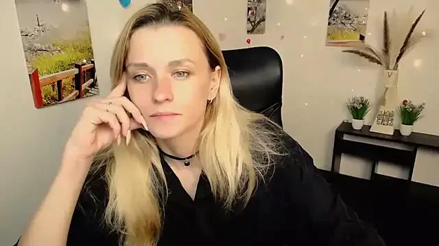 PeppyMia from StripChat