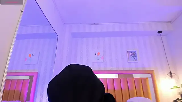 Pettit_courtny from StripChat