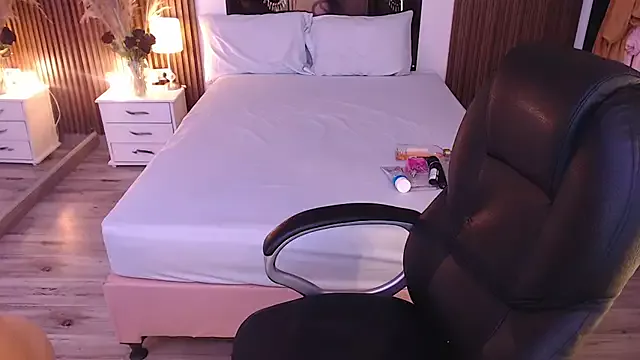 Pettit_courtny from StripChat