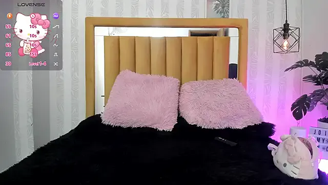 Pettit_courtny from StripChat