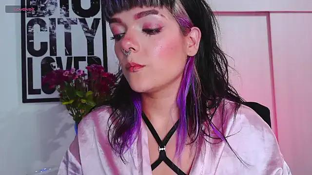 Purple_em69 from StripChat