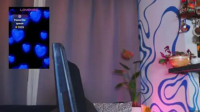 Purple_em69 from StripChat