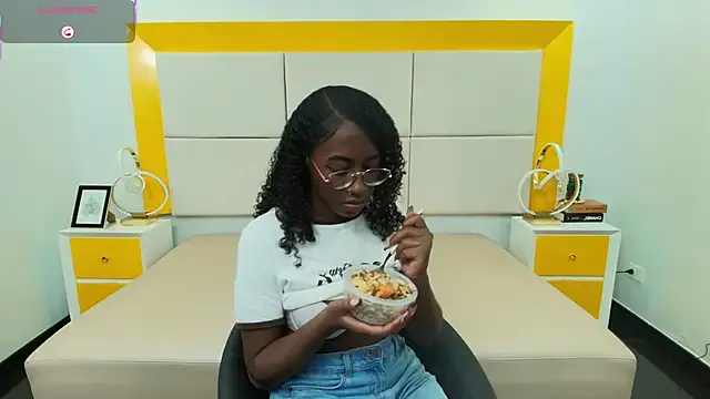 Qeen_blackk from StripChat