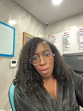 Qeen_blackk from StripChat