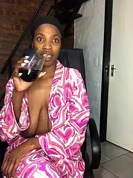 Queen-Boobylicious from StripChat
