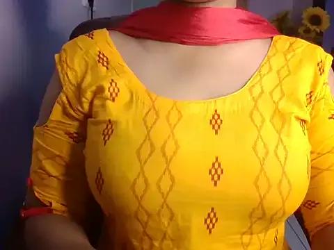 QUEEN_SUKU from StripChat