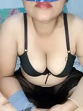 Queen_Taniya from StripChat