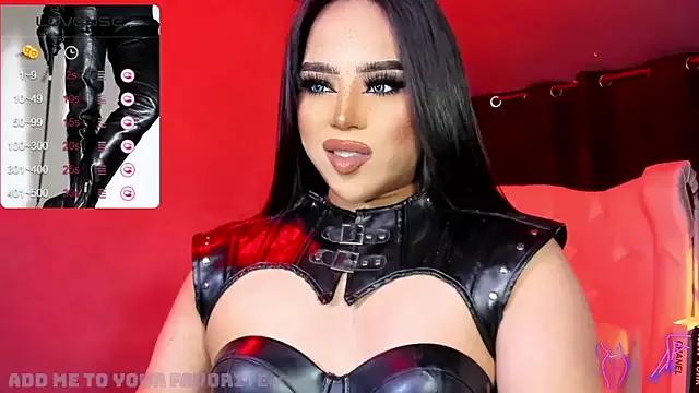 QUEENOFALLSLAVE from StripChat