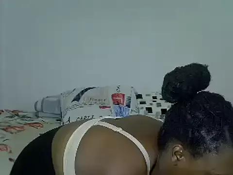 QueenRomaxx1 from StripChat