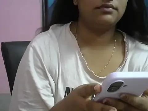 Queenxxx98 from StripChat