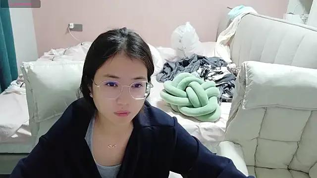 Redrose520 from StripChat