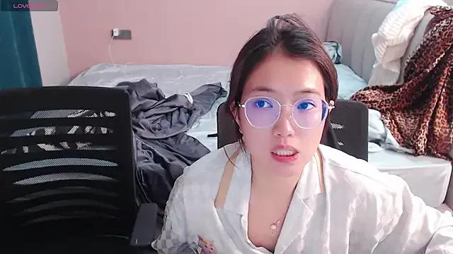 Redrose520 from StripChat