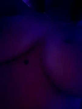 Riri_brunnete from StripChat