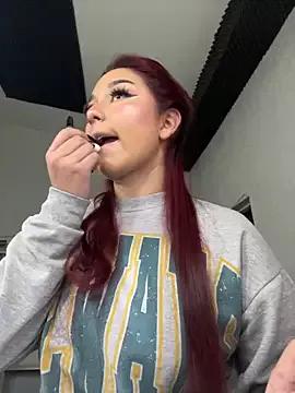 Samantha-black from StripChat