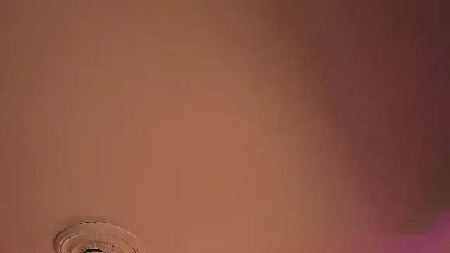 Sara_doll77 from StripChat