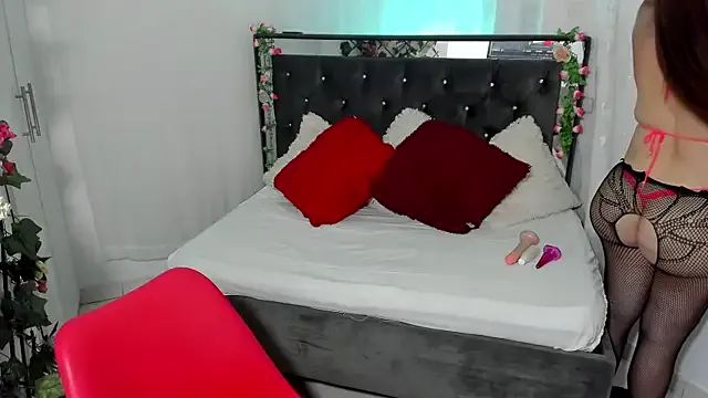 Sarah_bigass_Co from StripChat