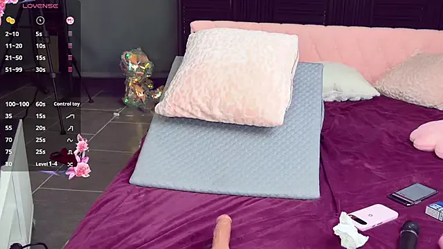 Sarah_sky_official from StripChat