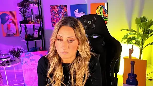 SarahAlluring from StripChat