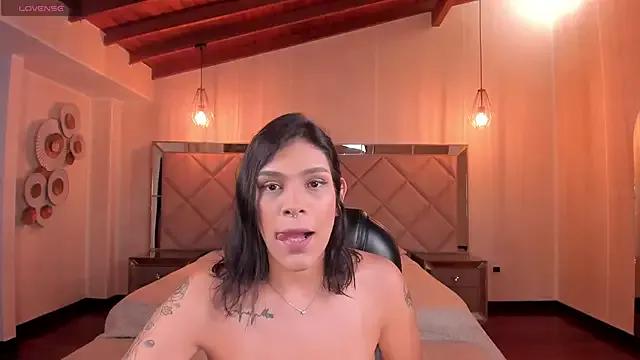 SarahYates from StripChat