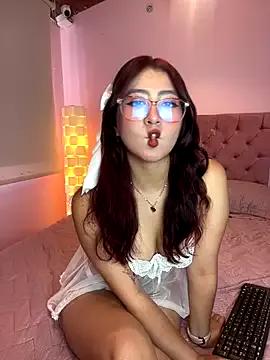 Saramooon from StripChat