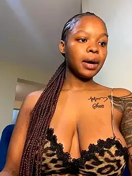 SexxyLunar from StripChat