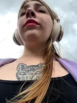 Sunny___Bunny from StripChat