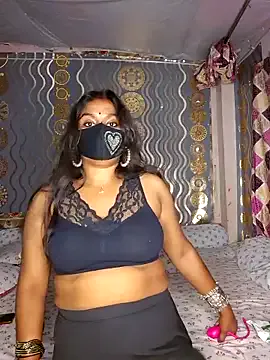 Sweet-Maddlina from StripChat