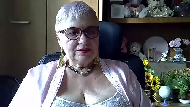 SweetCherry27 from StripChat