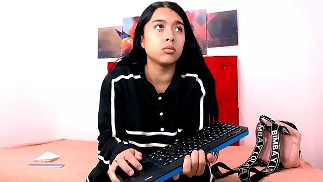 SweetLatiin_ from StripChat