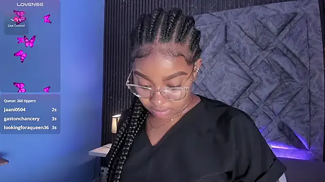 Tamaraa_smiith from StripChat