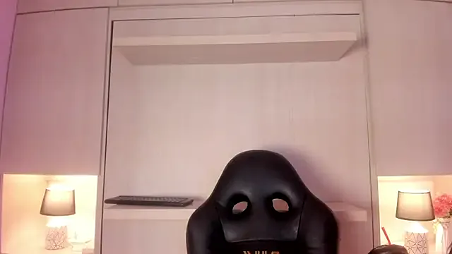 Tamaraa_smiith from StripChat