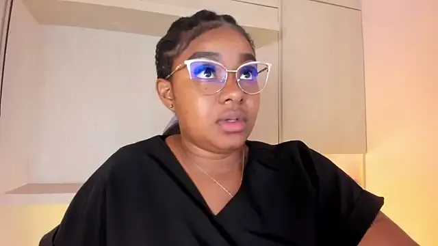 Tamaraa_smiith from StripChat