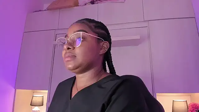 Tamaraa_smiith from StripChat