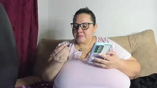 Tetasgrandes_karol from StripChat