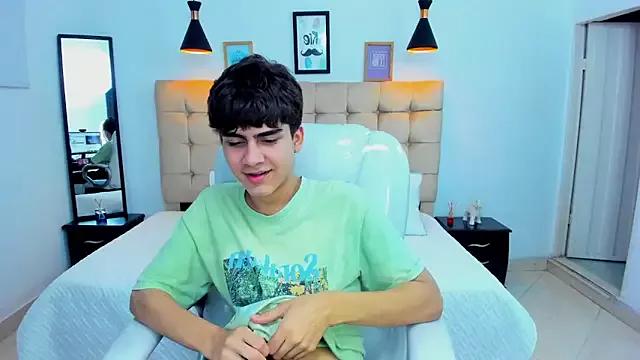 Tommy18__ from StripChat