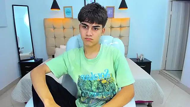 Tommy18__ from StripChat