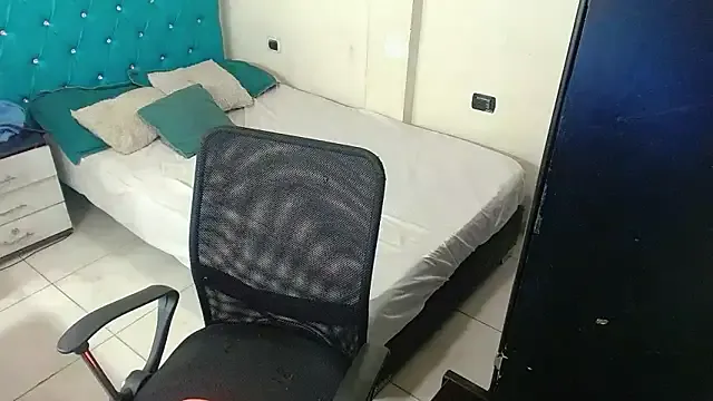 Unusualsuccubus0 from StripChat