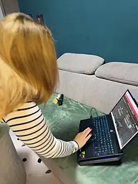 Velvetnoir21 from StripChat