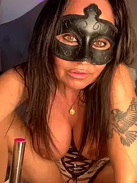 Vicvictoriax from StripChat