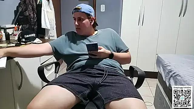 Vinialnc from StripChat