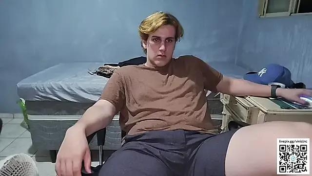 Vinialnc from StripChat