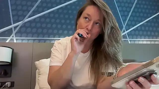 Vivian_MayXxX from StripChat