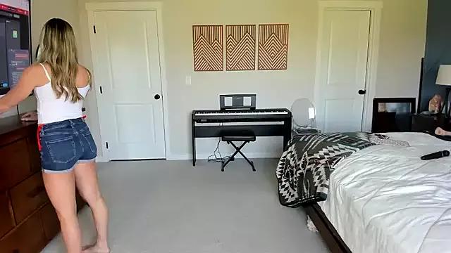 Xxyourgirlblair from StripChat