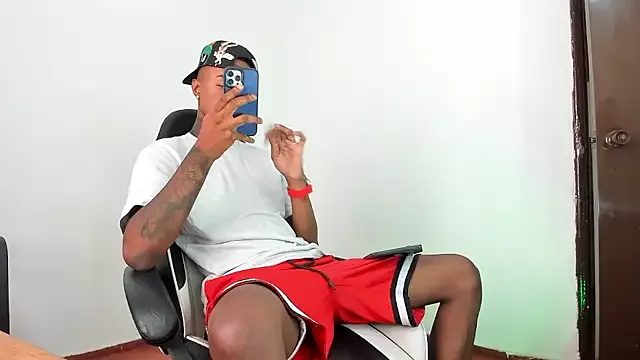 YeremiBrowm from StripChat