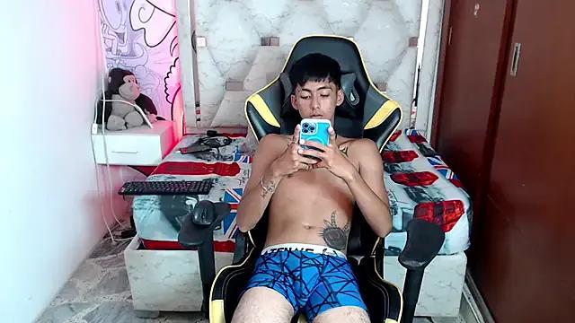 Yiisu_ from StripChat